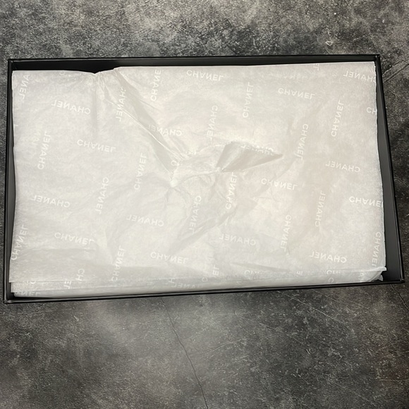 Authentic Chanel Gift Box - Picture 3 of 4
